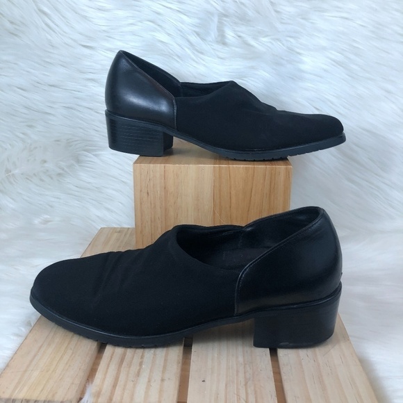 Munro American Stretch Fabric Block Chunky Heel - Picture 6 of 6